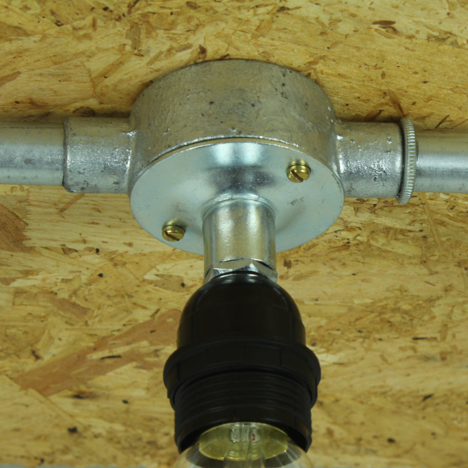 E27 lampholder close up