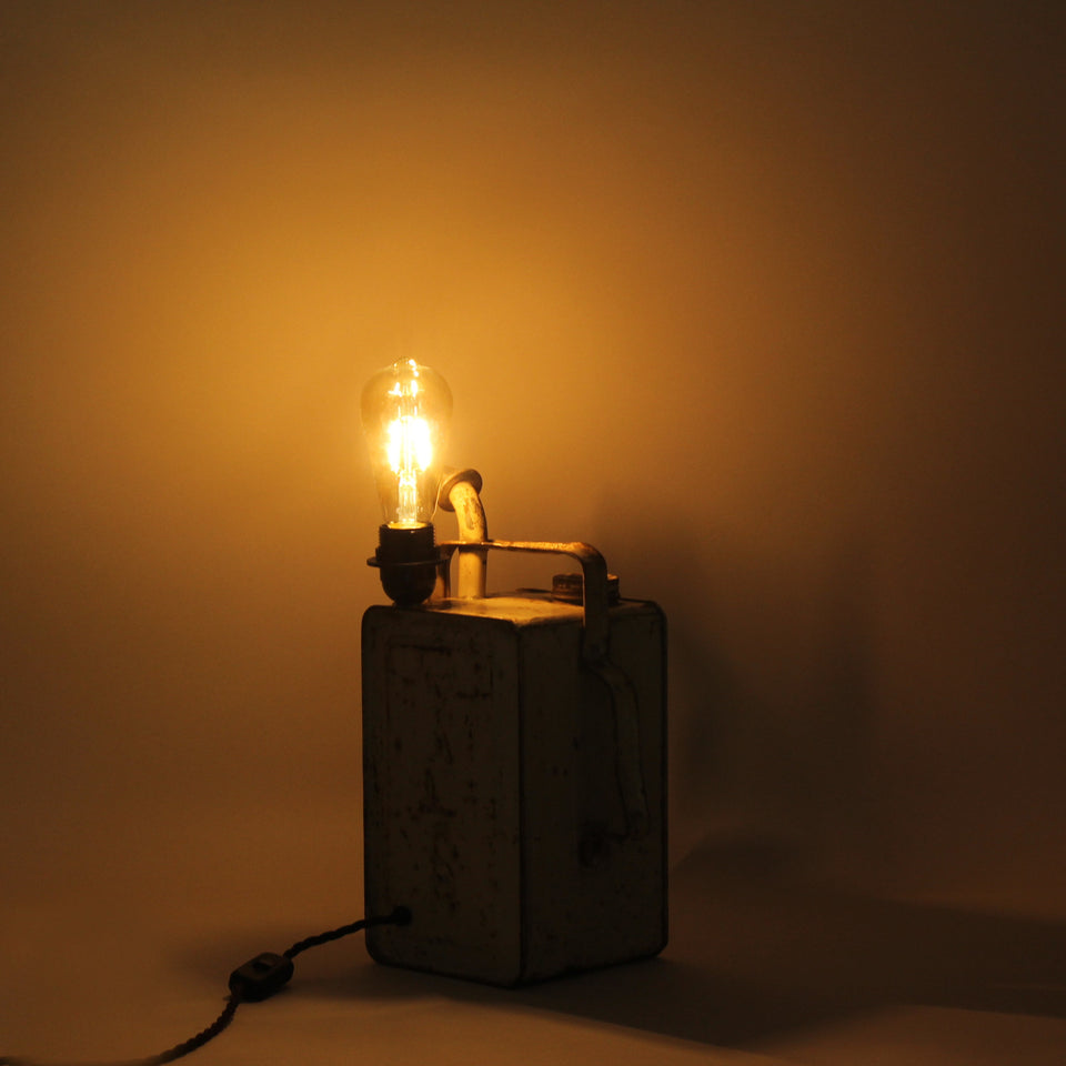 Valor White Oil Can light