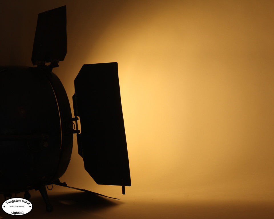 Mole Richardson Sputnik Film Spotlight A-208 - silhouette 